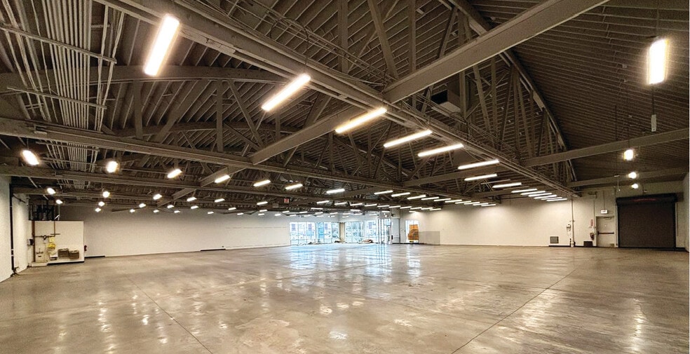 More Photos Of 2223 N Cicero Ave, Chicago Freestanding For Lease