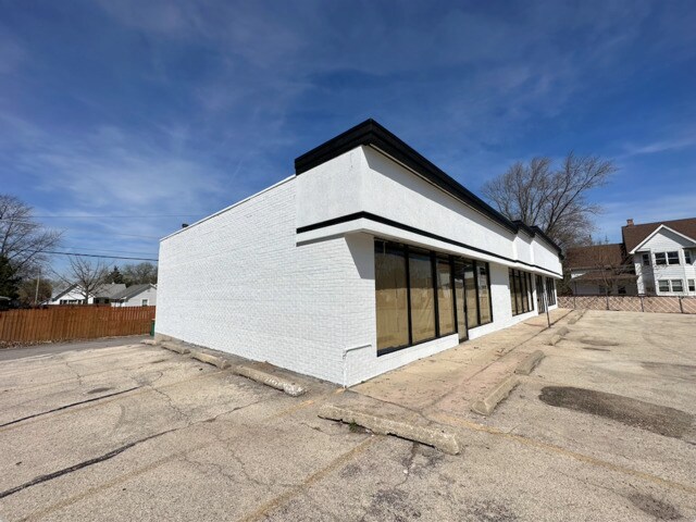 More Photos Of 814-816 State St, Lemont Freestanding For Lease