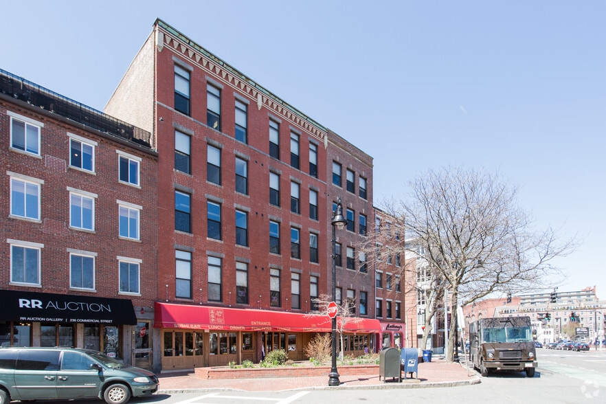 More Photos Of 240 Commercial St, Boston Storefront Retail Office For Lease