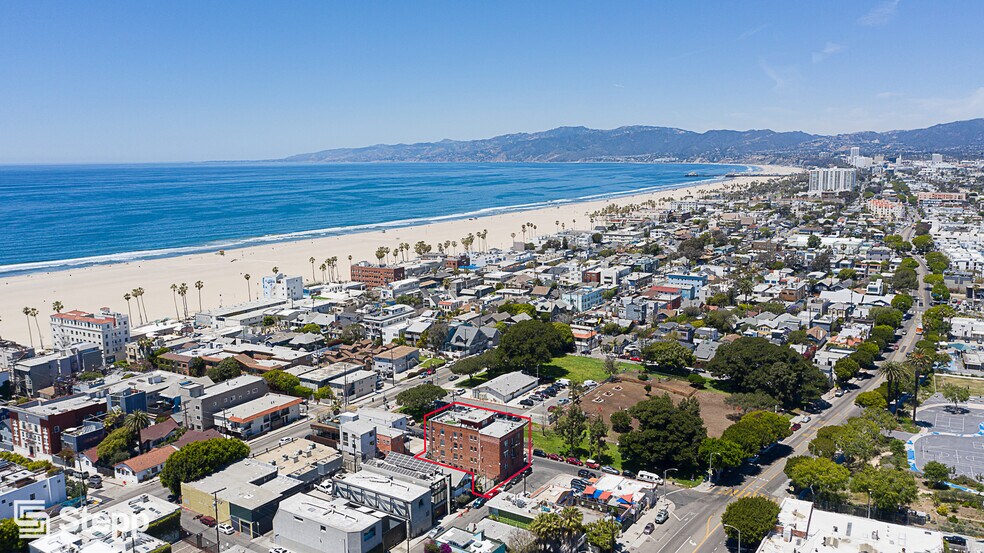 More Photos Of 120 Westminster Ave, Venice Apartments For Sale