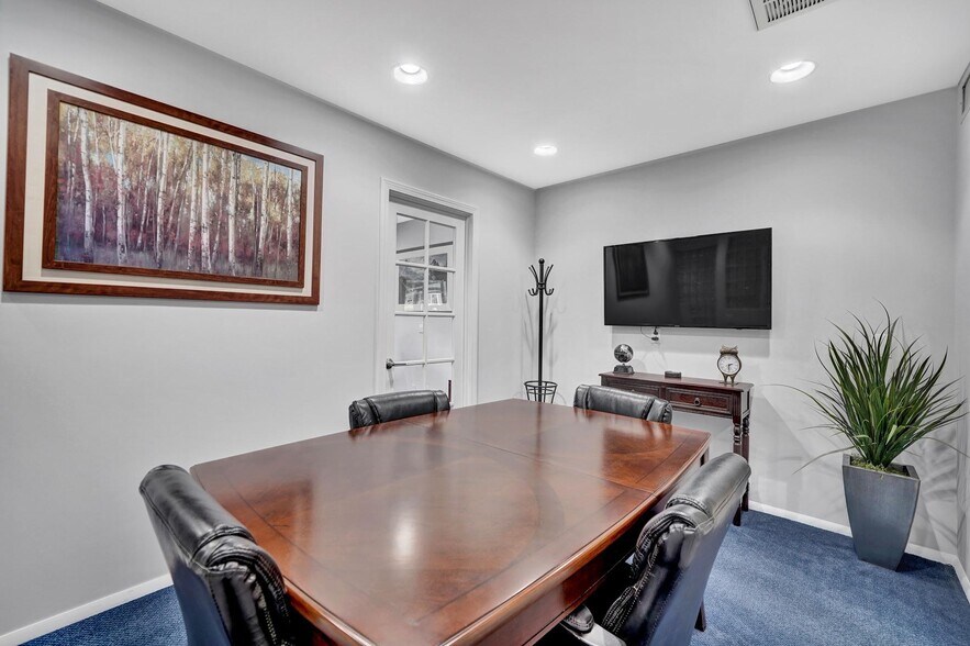 More Photos Of 3630 Hill Blvd, Yorktown Medical For Sale