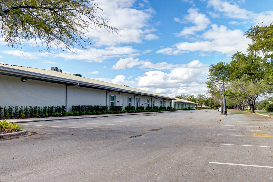 More Photos Of 5121 Bowden Rd, Jacksonville Light Manufacturing For Lease