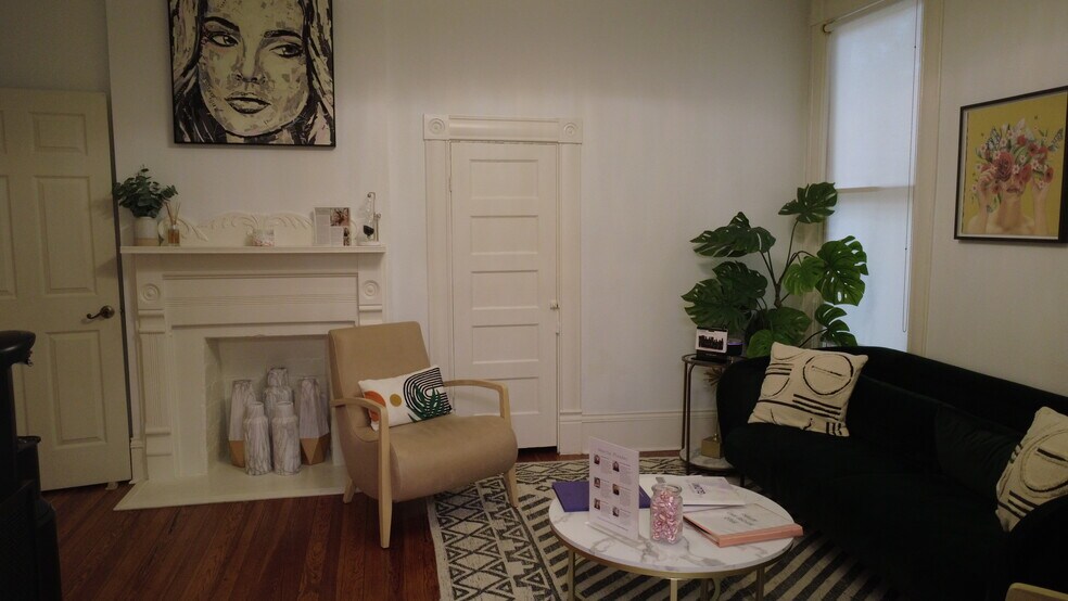 More Photos Of 713 W 14th St, Austin Office For Sale