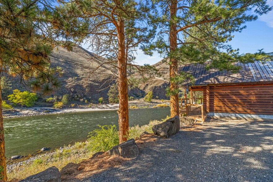 More Photos Of 13706 US 95, White Bird Trailer Camper Park For Sale