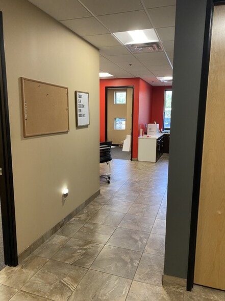 More Photos Of 2060 W Whispering Wind Dr, Phoenix Medical For Sale