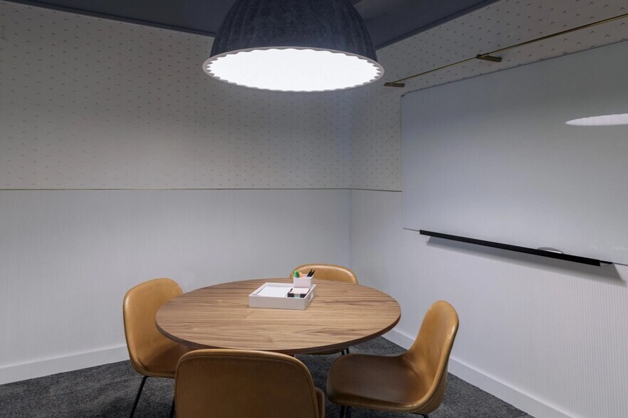 More Photos Of 12 E 49th St, New York Coworking Space