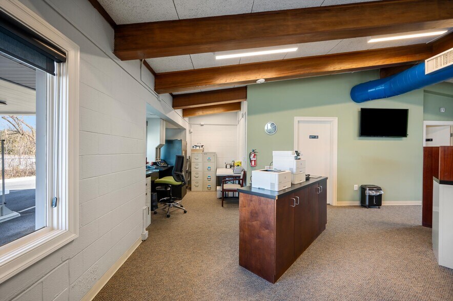 More Photos Of 3143 Valley Pike, Winchester Bank For Sale