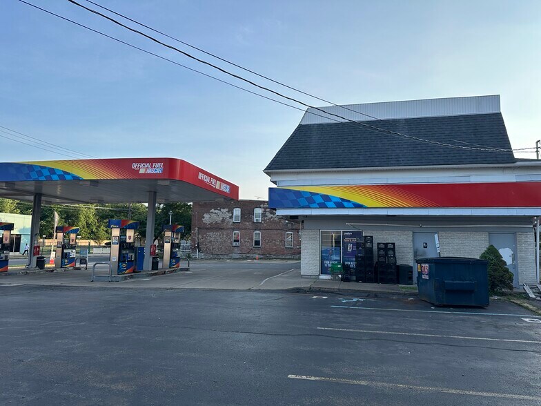 More Photos Of 531 S Main St, Wilkes Barre Service Station For Sale