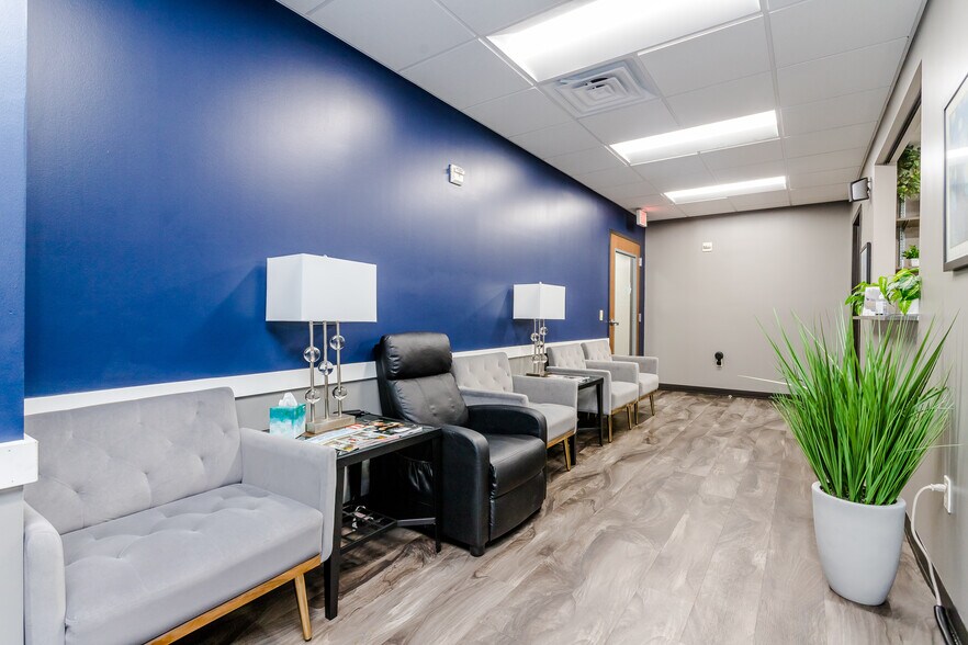 More Photos Of 5477 Glen Lakes Dr, Dallas Medical For Lease