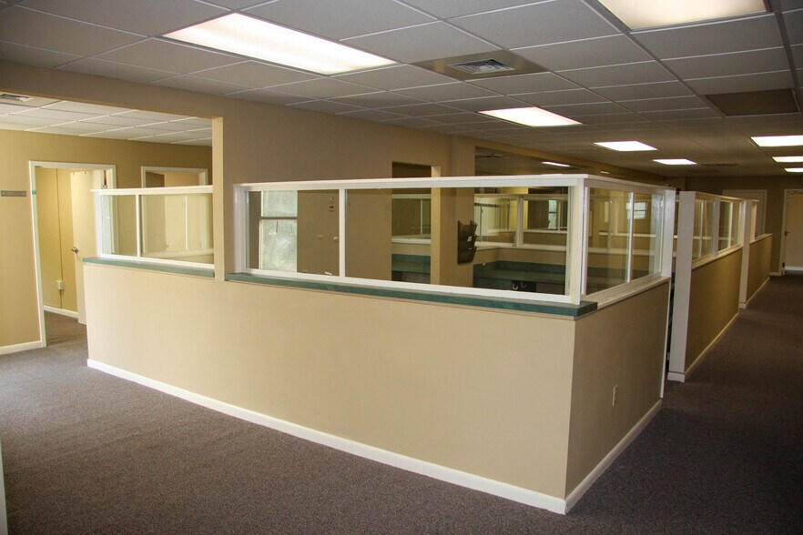 More Photos Of 1301 Government St, Pensacola Flex For Sale