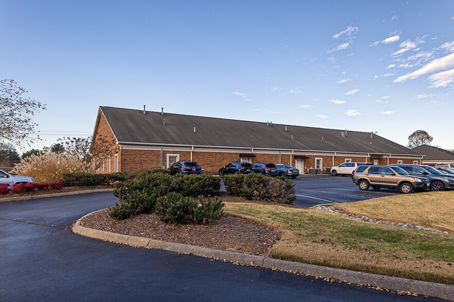 More Photos Of 801-B Sunset Drive, Johnson City Medical For Lease