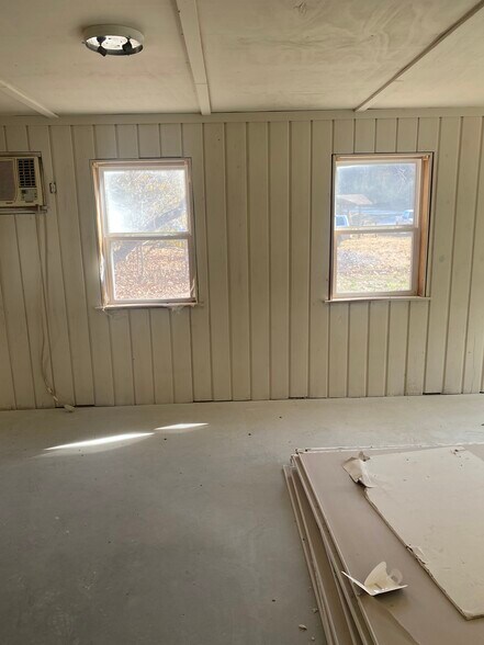 More Photos Of 2184 US-63, Hardy Freestanding For Lease