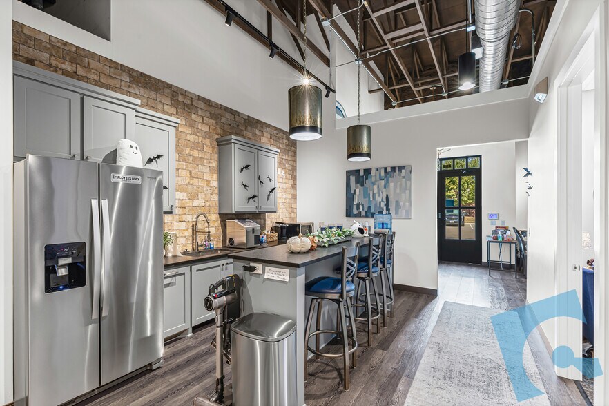 More Photos Of 8913 Mid Cities Blvd, North Richland Hills Unknown For Lease