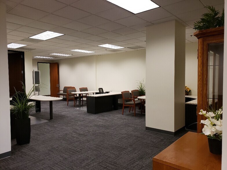 More Photos Of 4200 Concours, Ontario Office For Lease