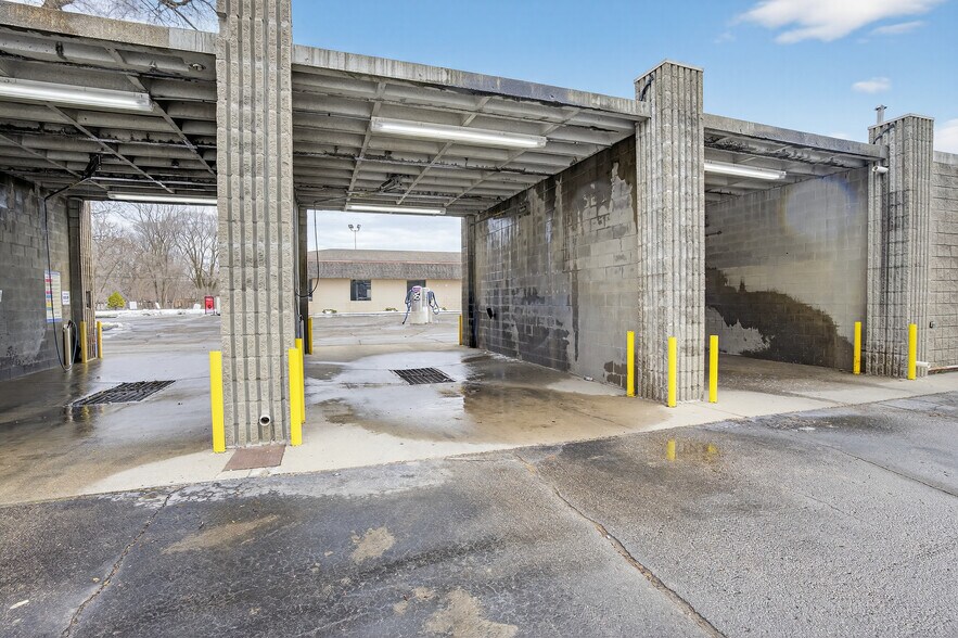 More Photos Of 3269 Richfield Rd, Flint Carwash For Sale