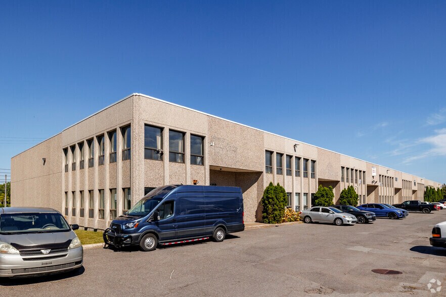 More Photos Of 2602-2630 Rue Lapierre, Montréal Warehouse For Sale