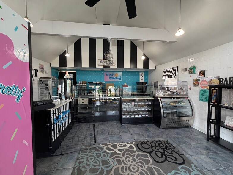 More Photos Of 1526 Hurffville Rd, Deptford Freestanding For Sale