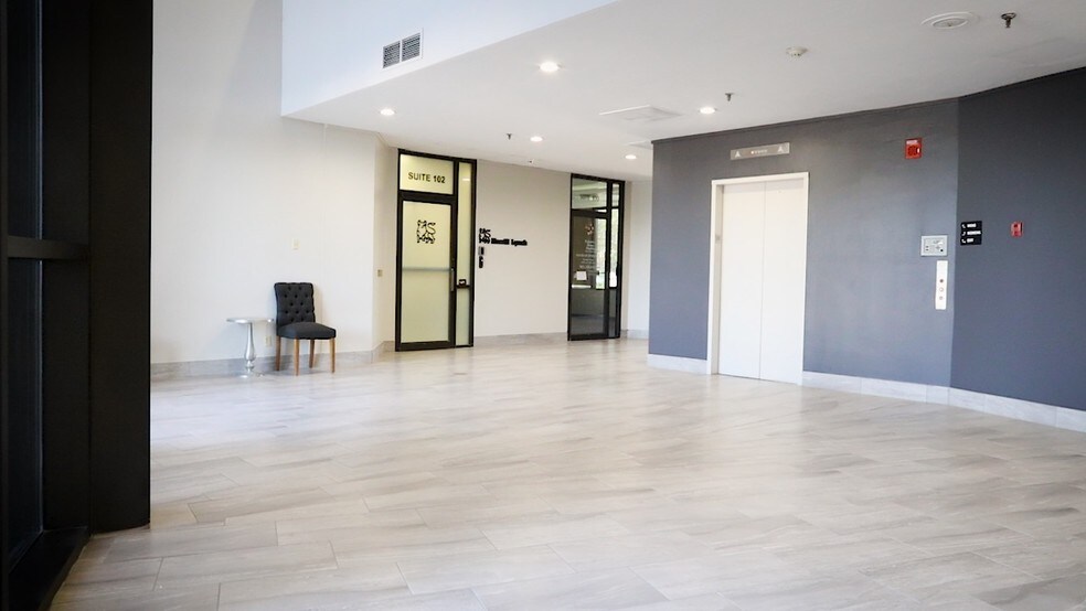 More Photos Of 1800 Teague Dr, Sherman Office For Lease