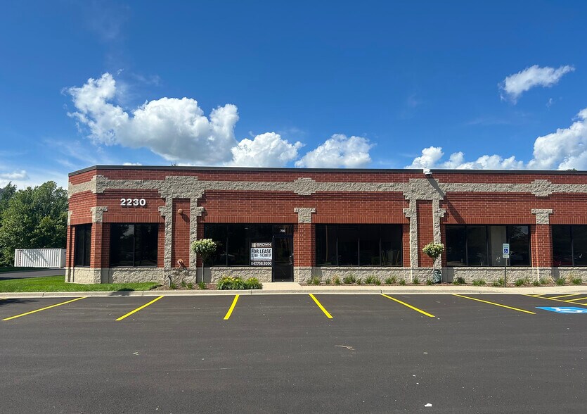 More Photos Of 2230 Point Blvd, Elgin Office Residential For Lease