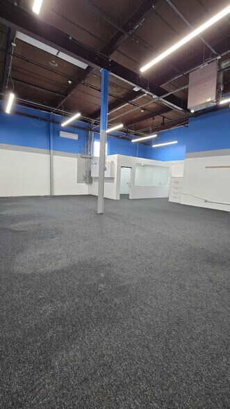 More Photos Of 2300 Marcus Ave, New Hyde Park Warehouse For Lease
