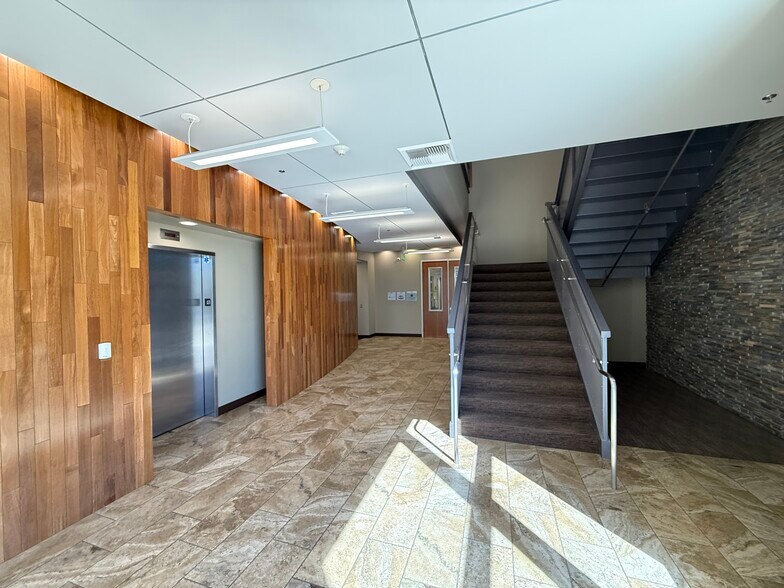 More Photos Of 990 Reserve Dr, Roseville Office For Sale