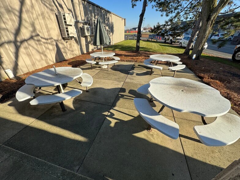 More Photos Of 7420 Worthington Galena Rd, Columbus Office For Sale