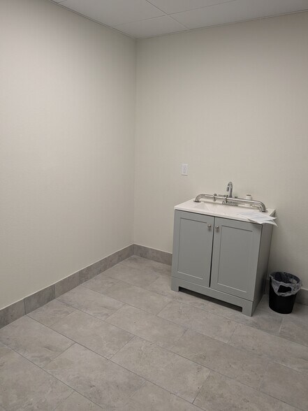 More Photos Of 1707 Pass Rd, Biloxi Freestanding For Sale