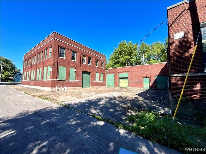 More Photos Of 561 8th St, Niagara Falls Warehouse For Sale