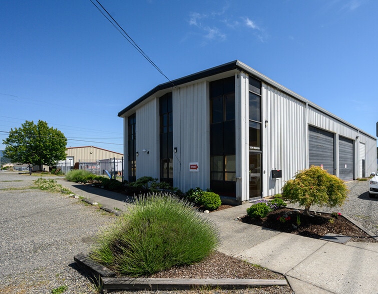 Primary Photo Of 2034 Franklin St, Bellingham Service For Sale