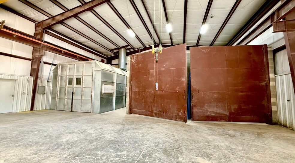 More Photos Of 4617 S County Rd 1210 rd, Midland Warehouse For Lease
