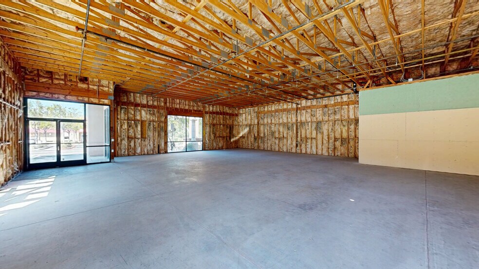 More Photos Of 640 Hacienda Dr, Vista Storefront For Sale