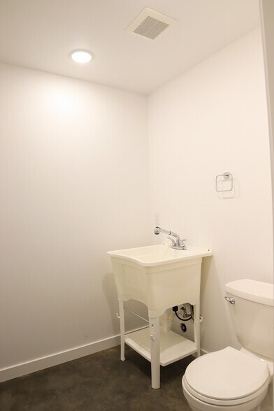 More Photos Of 2371 Dewitt Dr, North Pole Warehouse For Sale