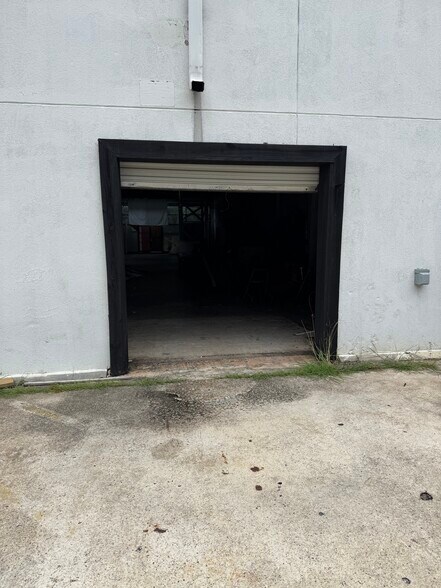More Photos Of 4715 Main St, Houston Unknown For Lease