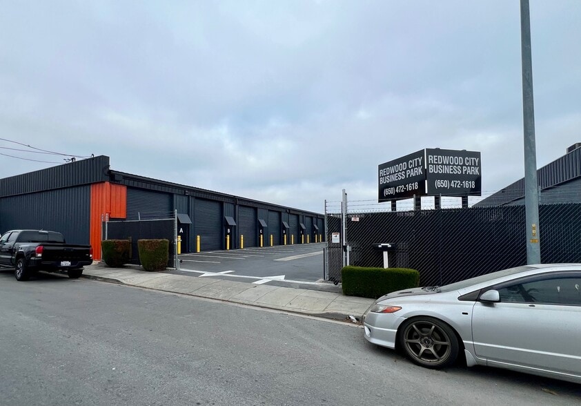 Primary Photo Of 815-831 Warrington Ave, Redwood City Warehouse For Lease
