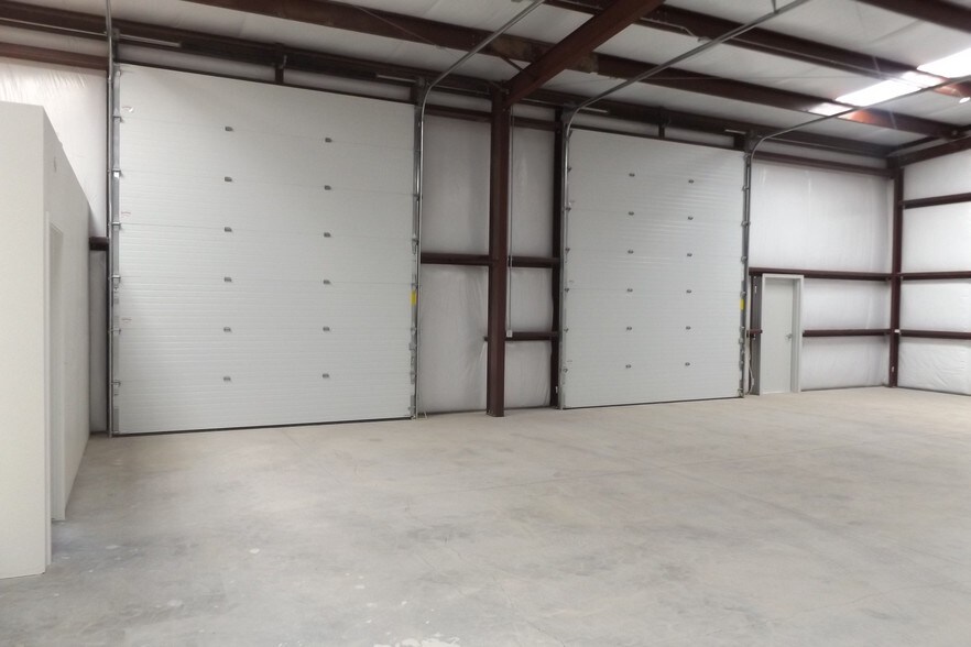 More Photos Of 9013 E Old Vail Rd, Tucson Warehouse For Lease