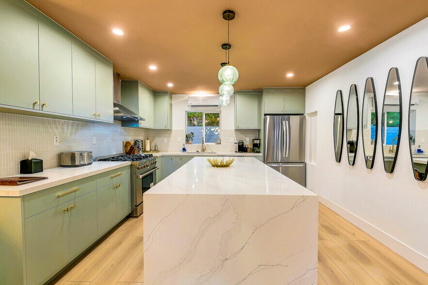 More Photos Of 1339 N Indian Canyon Dr, Palm Springs Hotel For Sale