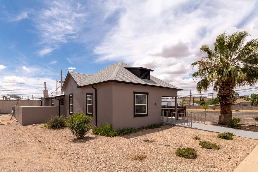 More Photos Of 310 E Oak St, Kingman Office For Sale