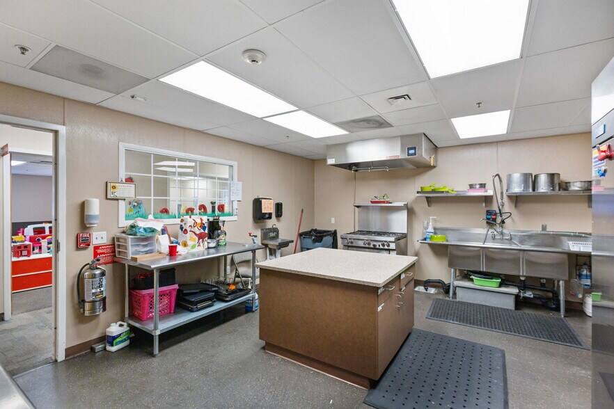 More Photos Of 754 N Redwood Rd, North Salt Lake Specialty For Sale