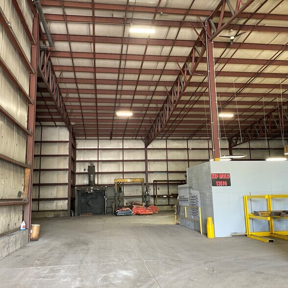 More Photos Of 13510 S Vision Dr, Kenton Warehouse For Lease