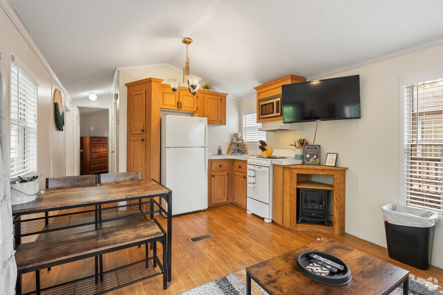 More Photos Of 11845 US 41 St, Monteagle Trailer Camper Park For Sale