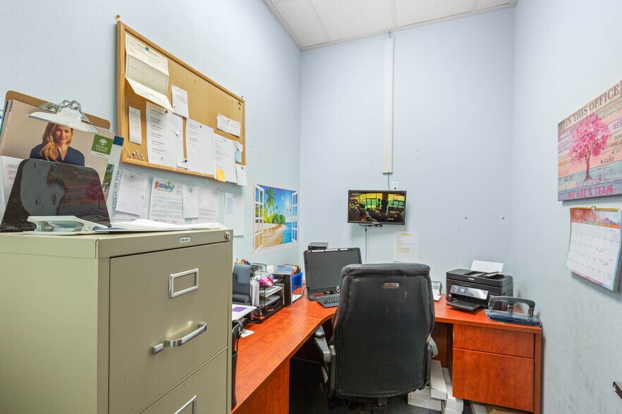 More Photos Of 6007-6045 S Rainbow Blvd, Las Vegas Unknown For Lease