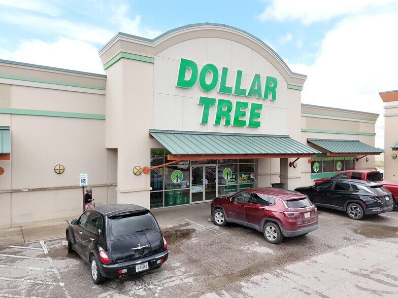 More Photos Of 3040 US-90 E, Uvalde Storefront For Sale