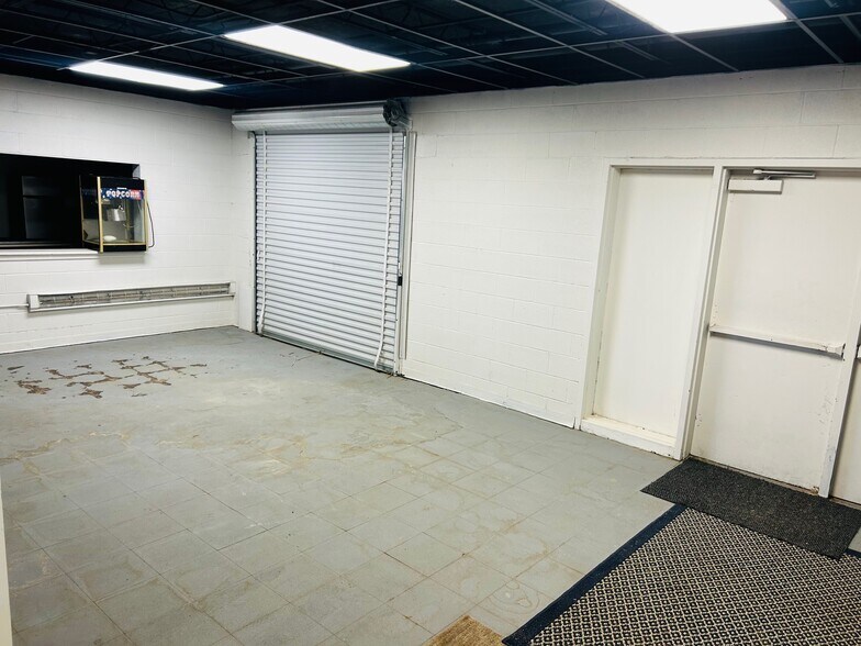 More Photos Of 2677 NC-903 Hwy, Stokes Sports And Entertainment For Sale