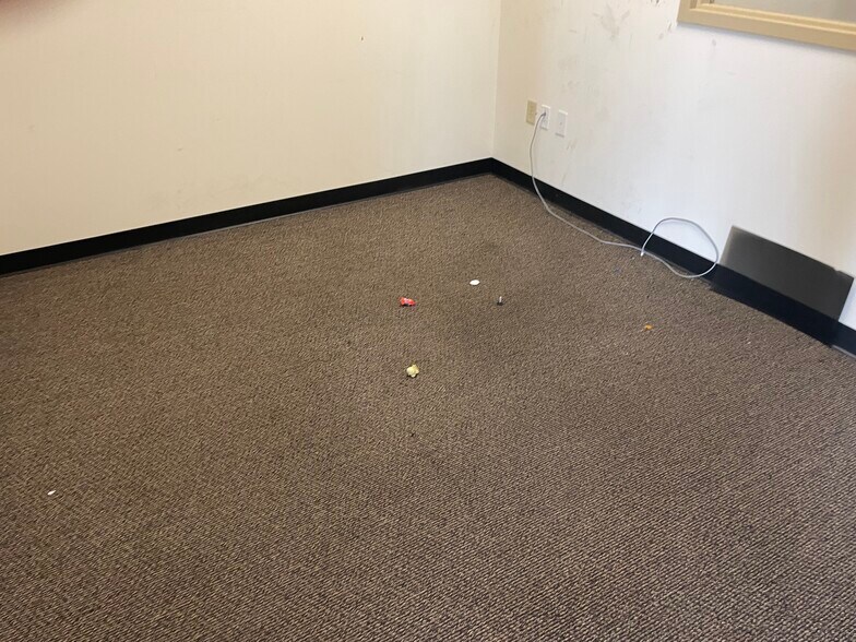 More Photos Of 60 Niemann Ln, Murphysboro Freestanding For Sale