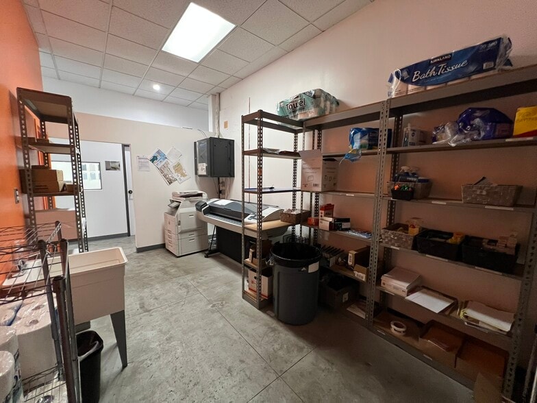 More Photos Of 450 S Raymond Ave, Pasadena Warehouse For Sale