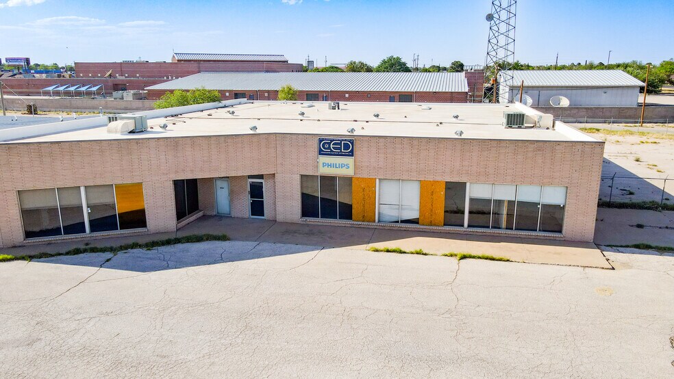 More Photos Of 305 E University Blvd, Odessa Storefront Retail Office For Lease