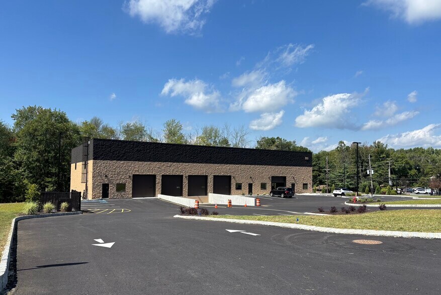 More Photos Of 151 River Rd, Montville Warehouse For Lease