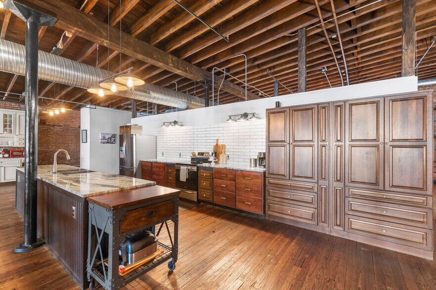 More Photos Of 120 N Elm St, Henderson Storefront Retail Residential For Sale