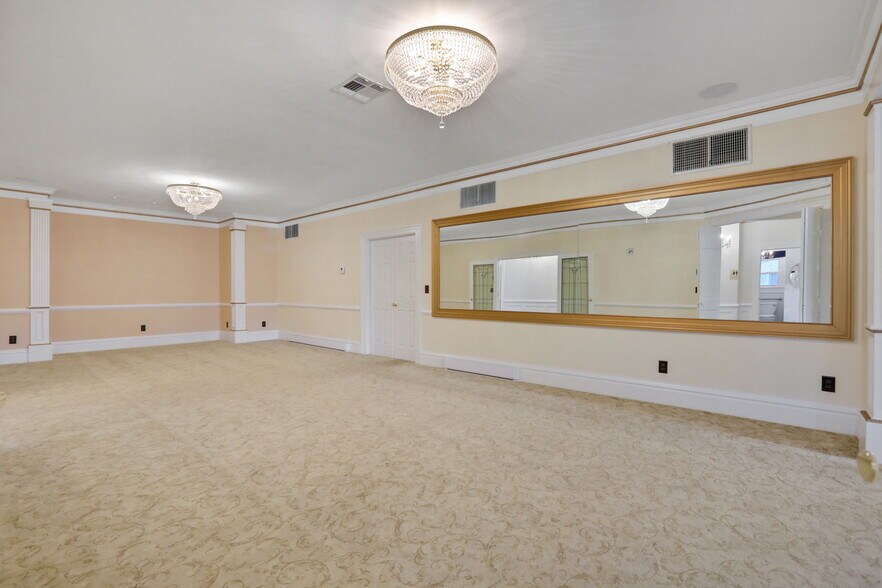 More Photos Of 411 Albany Ave, Kingston Storefront Retail Office For Sale