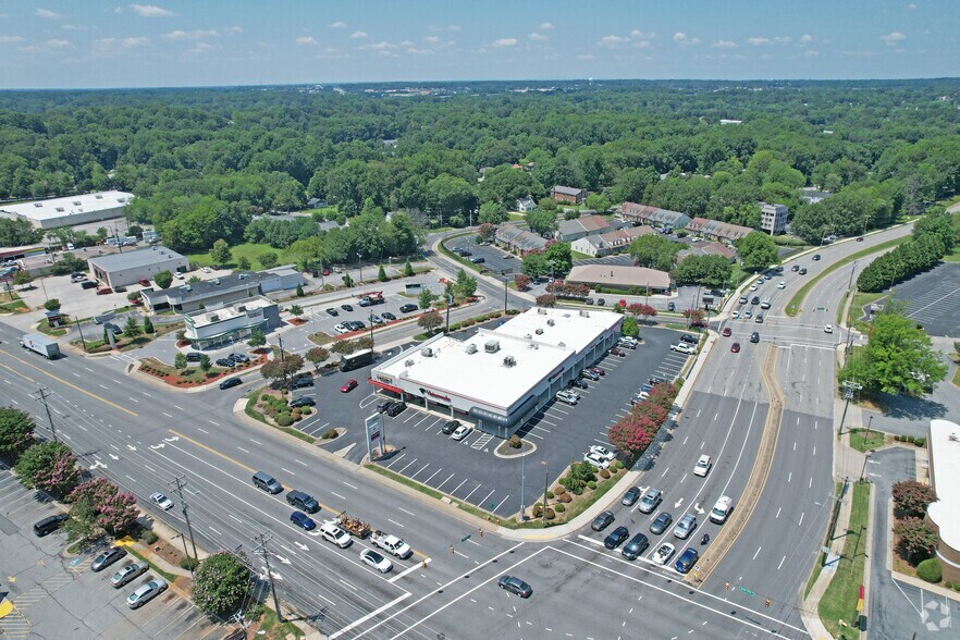 3700 W Gate City Blvd, Greensboro, NC 27407 For Lease
